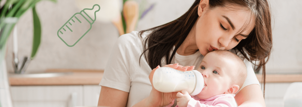 Dein Baby sollte tagsüber regelmäßig gestillt oder gefüttert werden, damit es nachts nicht hungrig aufwacht